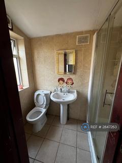 2 bedroom flat to rent, Cameron Road, Ilford, IG3