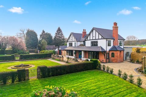 4 bedroom detached house for sale, Nottingham Road, Southwell NG25