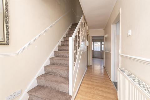 3 bedroom end of terrace house for sale, Alexandra Crescent, Elland