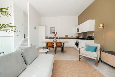 1 bedroom flat to rent, Childers Street, London, SE8