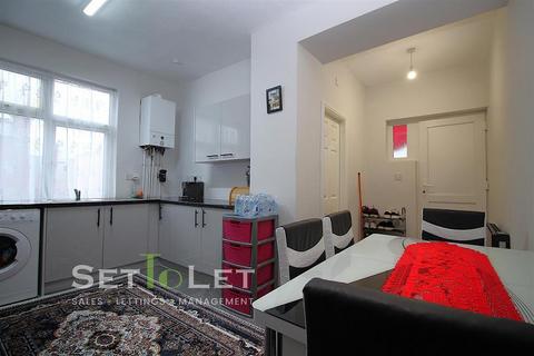 Retail property (high street) for sale, 145 Evington Rd Leicester LE2 1QJ