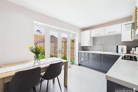 2 bedroom terraced house for sale, Macphail Close, Berkshire RG40
