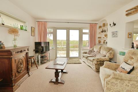 4 bedroom bungalow for sale, Madeira Road, Littlestone, New Romney, Kent, TN28