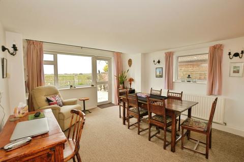 4 bedroom bungalow for sale, Madeira Road, Littlestone, New Romney, Kent, TN28
