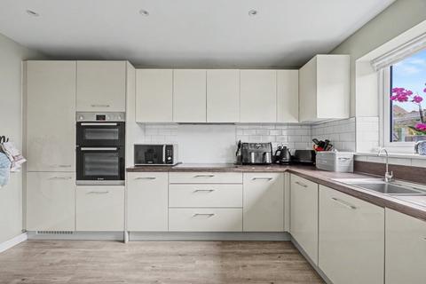 4 bedroom detached house for sale, Matthews Close, Snodland ME6