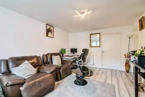 4 bedroom detached house for sale - Bild 3