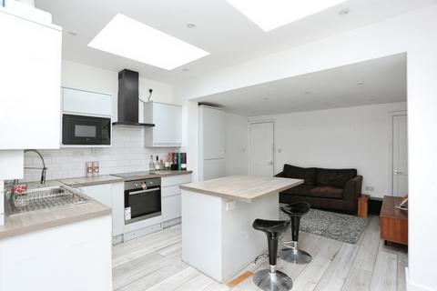 2 bedroom house for sale, Homesdale Road, Bromley, BR1