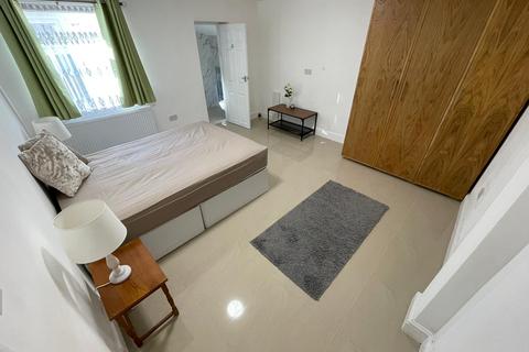 undefined, Cheriton Avenue, Ilford, IG5