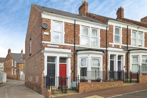 2 bedroom ground floor flat for sale, Trevethick Street, Gateshead, NE8