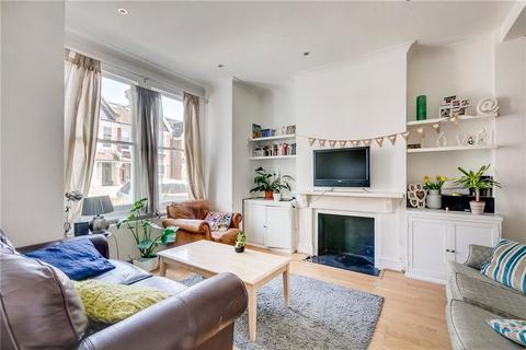 4 bedroom house to rent, Honeybrook Road, London SW12
