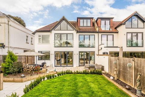 Strawberry Vale, Twickenham TW1