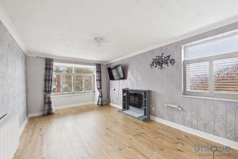 2 bedroom apartment for sale, Sandhurst Avenue,  Lytham St. Annes, FY8