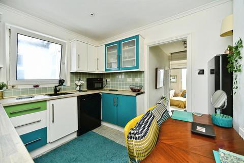 2 bedroom flat for sale, Bear Road, Brighton