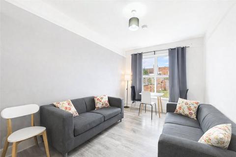 1 bedroom in a house share to rent, Cedar Road, Northamptonshire NN1