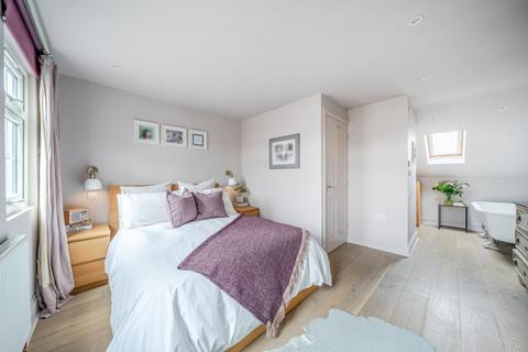 4 bedroom terraced house for sale, Borough Road, Kingston upon Thames, KT2