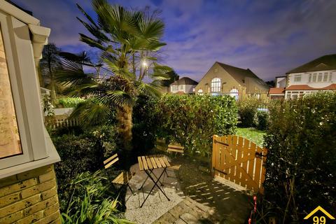 4 bedroom terraced house for sale, Woodvale Walk, London, Lambeth, SE27