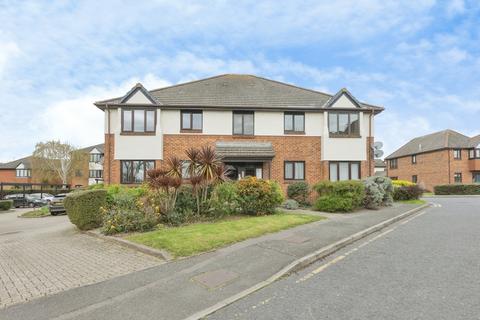 1 bedroom flat for sale, Haig Gardens, GRAVESEND, Kent, DA12