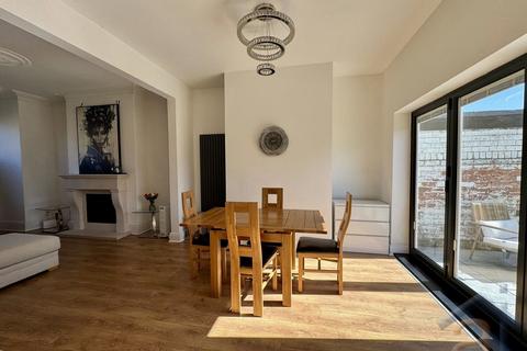 4 bedroom semi-detached house for sale, Southbank Road, Southport, PR8 6LY