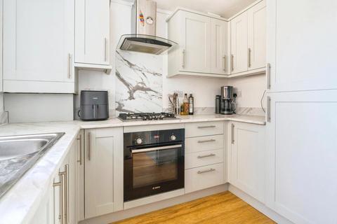 1 bedroom flat for sale, Boundstone Close, Lancing, BN15