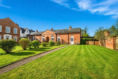 3 bedroom semi-detached house for sale, Coleshill Road, NUNEATON, Warwickshire, CV10