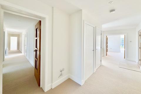 4 bedroom penthouse for sale, Western Road, Branksome Park, Poole, BH13