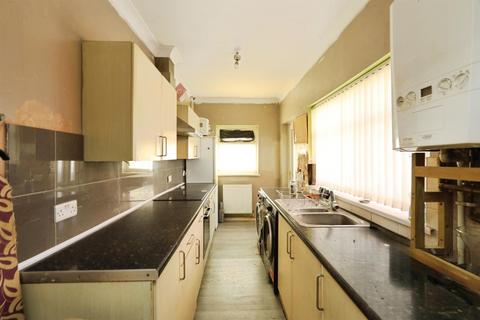 3 bedroom end of terrace house for sale, John Street, Worksop