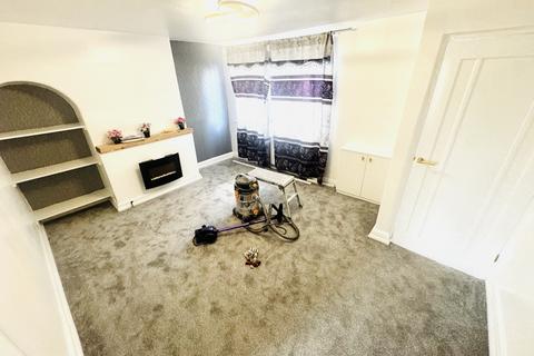 3 bedroom house to rent, Priory Road, WELLINGBOROUGH