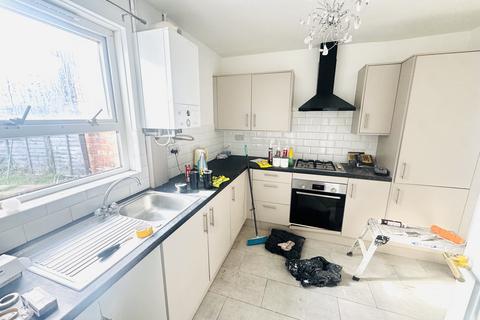 3 bedroom house to rent, Priory Road, WELLINGBOROUGH