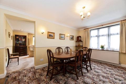 4 bedroom detached house for sale, Manor Way, Worcester Park, KT4
