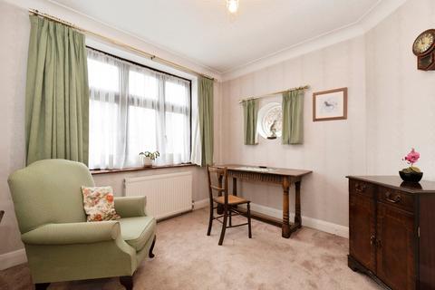 4 bedroom detached house for sale, Manor Way, Worcester Park, KT4