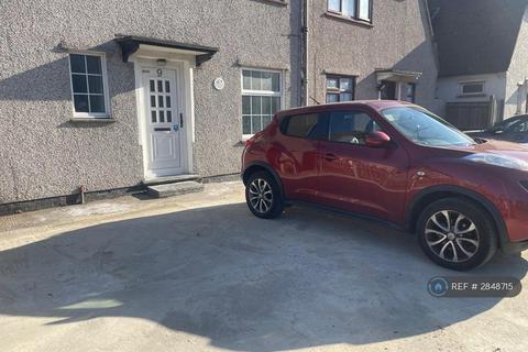 3 bedroom semi-detached house to rent, Greatfields Road, Barking, IG11