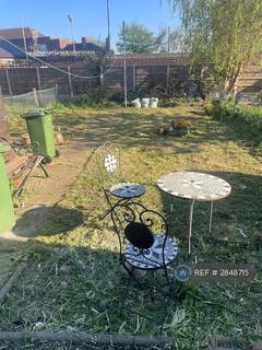 3 bedroom semi-detached house to rent, Greatfields Road, Barking, IG11