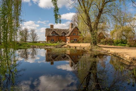 5 bedroom detached house for sale, North End, Bedford MK44