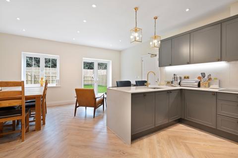 4 bedroom semi-detached house for sale, Martin Avenue, Sunninghill