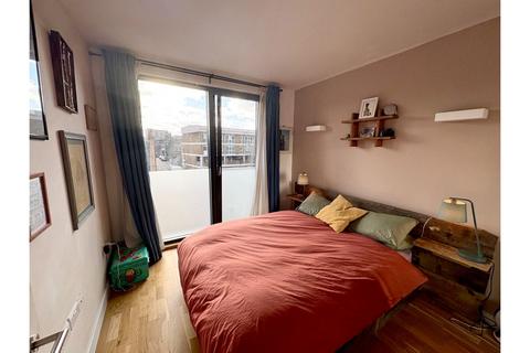 1 bedroom flat for sale, Wynne Road, London, SW9