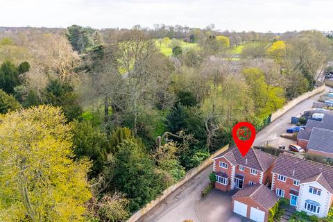 4 bedroom detached house for sale, Brooke Close, Rushden NN10