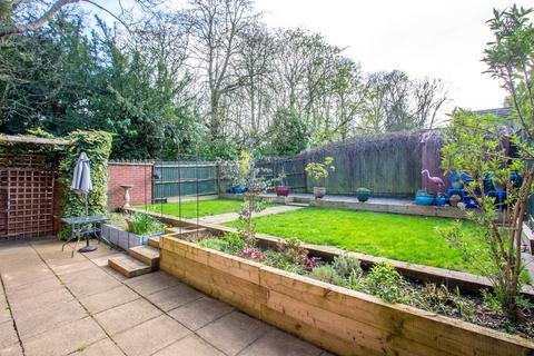 4 bedroom detached house for sale, Brooke Close, Rushden NN10
