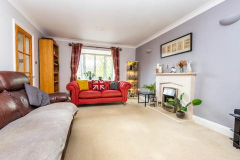4 bedroom detached house for sale, Brooke Close, Rushden NN10