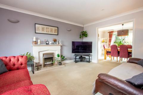 4 bedroom detached house for sale, Brooke Close, Rushden NN10
