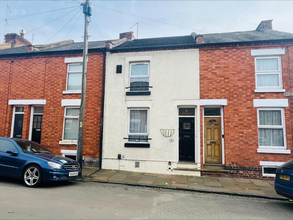 South Terrace Abington Northampton NN1 2 Bed Terraced House 180 000