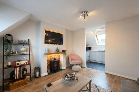 2 bedroom coach house for sale, Ulysses Road, Swindon SN25