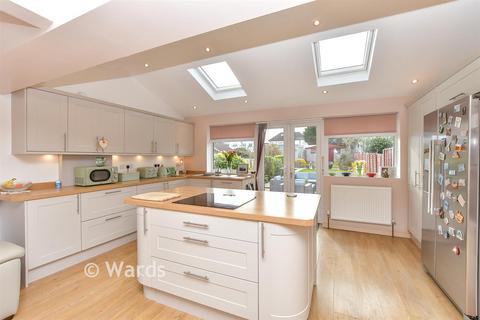 3 bedroom semi-detached house for sale, Hawthorne Avenue, Rainham, Gillingham, Kent