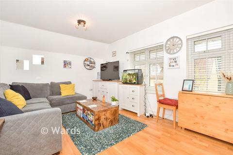 2 bedroom apartment for sale, Albion Drive, Larkfield, Kent