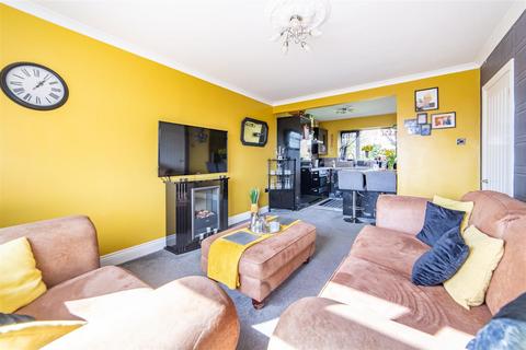 2 bedroom flat for sale, Combe Drive, West Denton Park, NE15