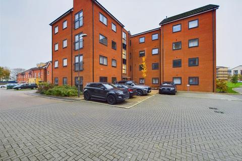 2 bedroom flat for sale, Boldison Close, Aylesbury HP19