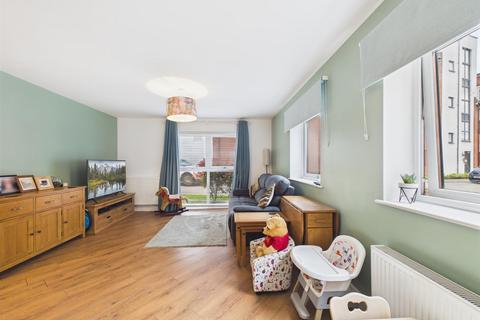 2 bedroom flat for sale, Boldison Close, Aylesbury HP19