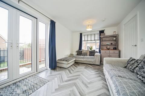 3 bedroom semi-detached house for sale, Amis Close, Stowmarket
