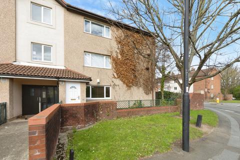 2 bedroom ground floor flat for sale, West Farm Avenue, Newcastle upon Tyne, NE12