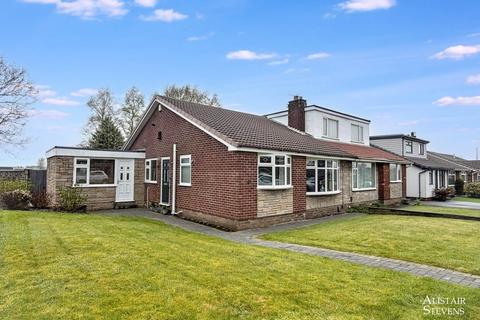 3 bedroom semi-detached bungalow for sale, Ashdown Way, Shaw