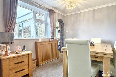 3 bedroom semi-detached bungalow for sale, Ashdown Way, Shaw